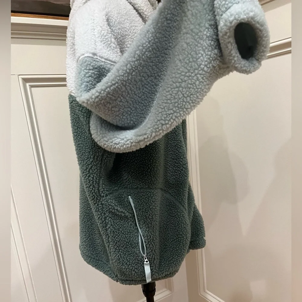 NWOT Eddie Bauer We Wander Hoodie Jacket Coat in Mineral Green - Picture 4 of 9